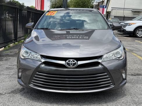 Used 2016 Toyota Camry LE FWD image 2