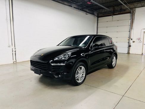 Used 2016 Porsche Cayenne AWD/4WD image 2