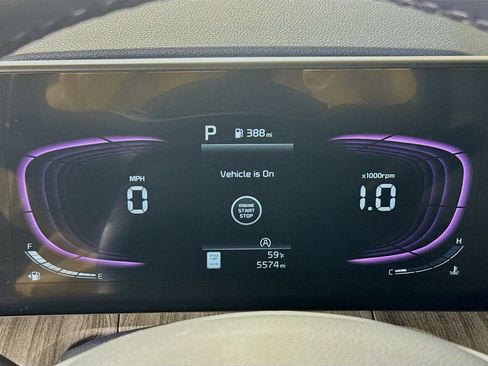 Used 2025 Kia Telluride EX w/ EX Captain's Chair Package AWD/4WD image 12