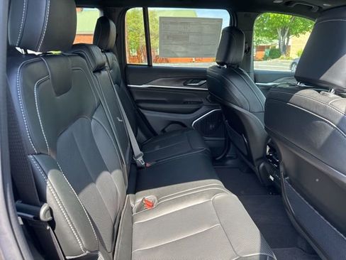 New 2026 Jeep Grand Cherokee Limited AWD/4WD image 11