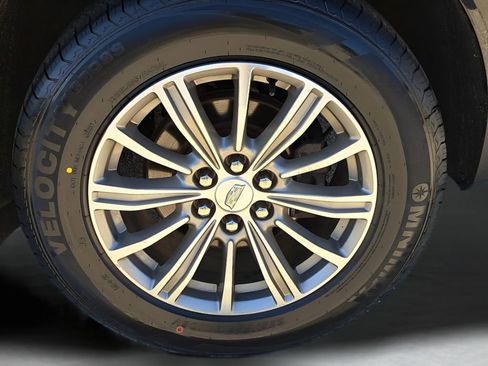 Used 2017 Cadillac XT5 Luxury w/ Driver Awareness Package image 5