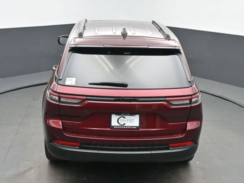 Used 2023 Jeep Grand Cherokee Altitude image 42