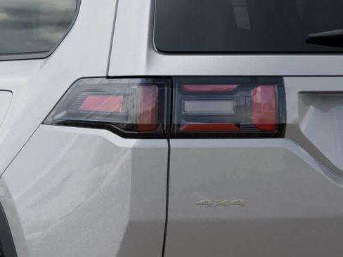 New 2026 Jeep Cherokee Laredo image 9