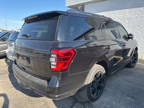 Used 2024 Ford Expedition Limited image 6