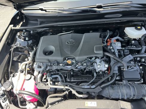 Used 2025 Toyota Camry SE FWD image 35