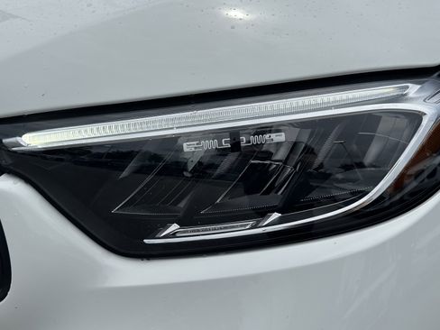 Used 2025 Mercedes-Benz GLC 300 4MATIC image 6