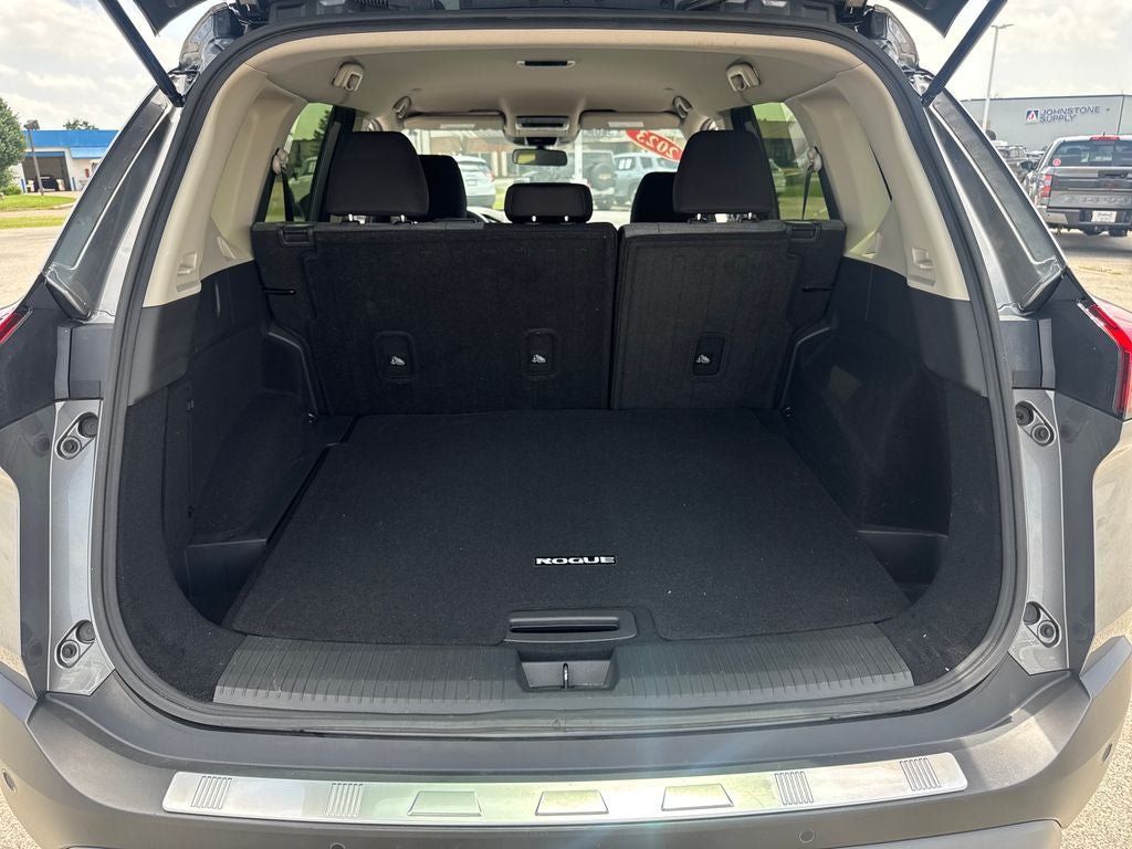 Used 2023 Nissan Rogue SV FWD image 5