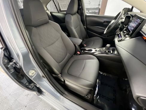 Used 2022 Toyota Corolla LE FWD image 29