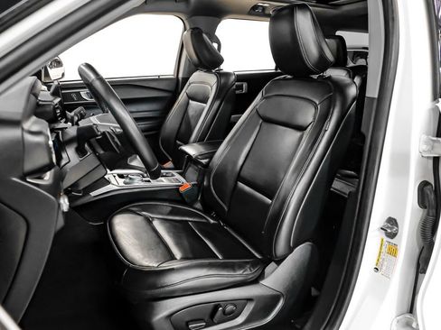 Used 2020 Ford Explorer XLT w/ Equipment Group 202A RWD image 47