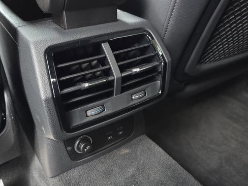 Used 2020 Audi Q3 2.0T Premium Plus image 17