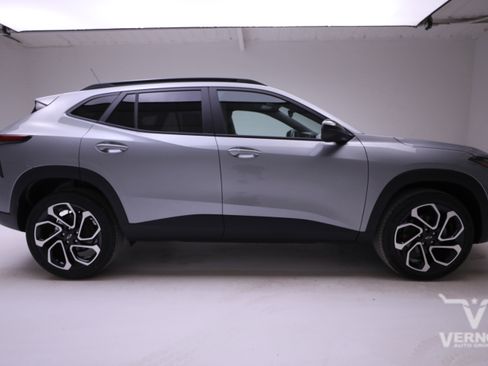 New 2026 Chevrolet Trax RS image 6