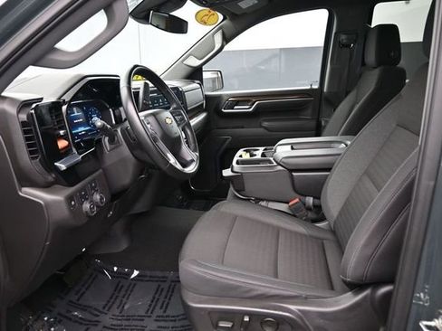 Used 2025 Chevrolet Silverado 1500 LT AWD/4WD image 16