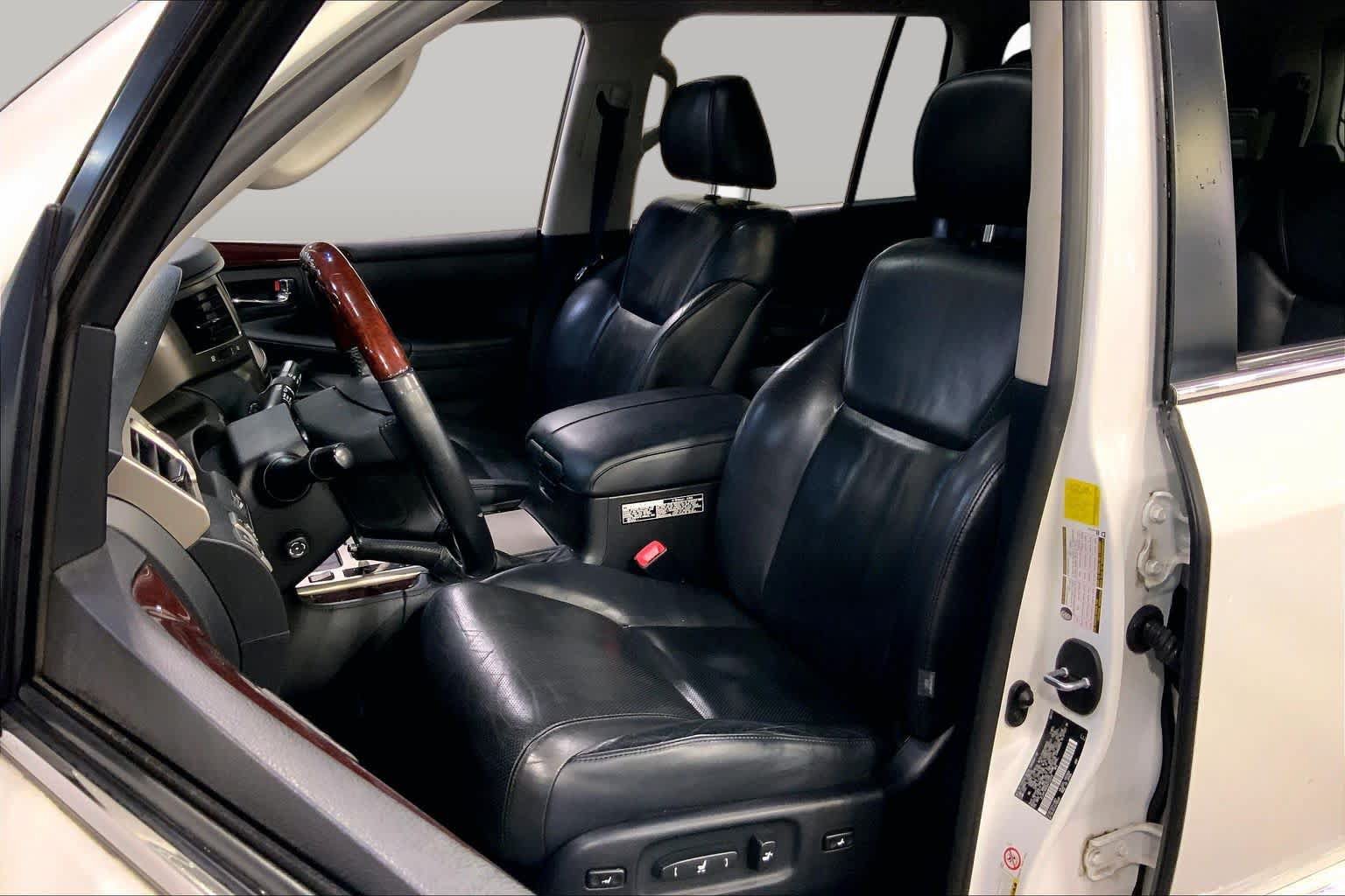 Used 2013 Lexus LX 570 4WD image 8