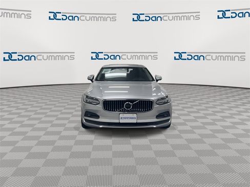 Used 2021 Volvo S90 T6 Momentum image 5