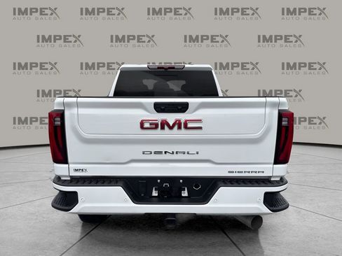Used 2025 GMC Sierra 2500 Denali image 4