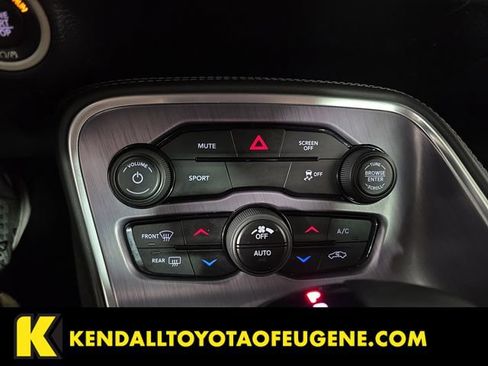 Used 2017 Dodge Challenger SXT RWD image 14