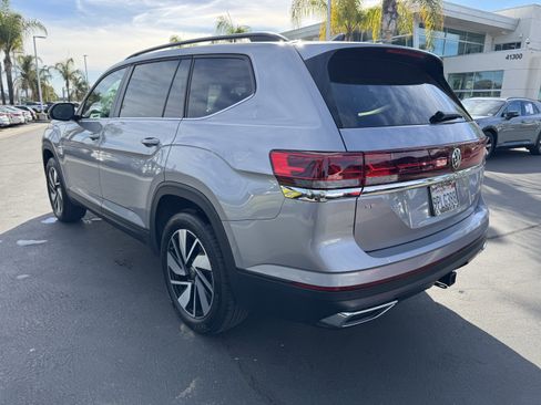 Used 2025 Volkswagen Atlas SE image 8