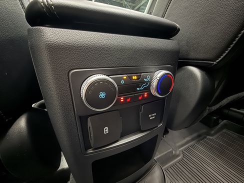 Used 2021 Ford Explorer Limited image 27