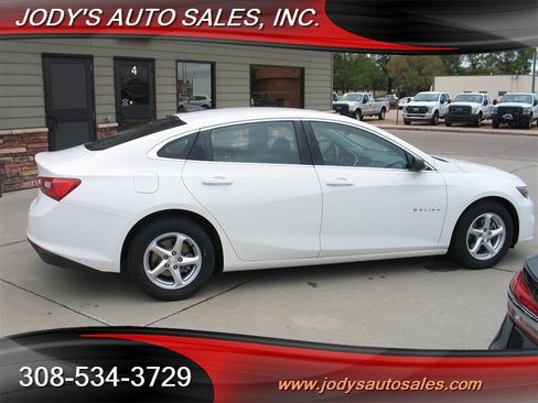 Used 2018 Chevrolet Malibu LS image 32