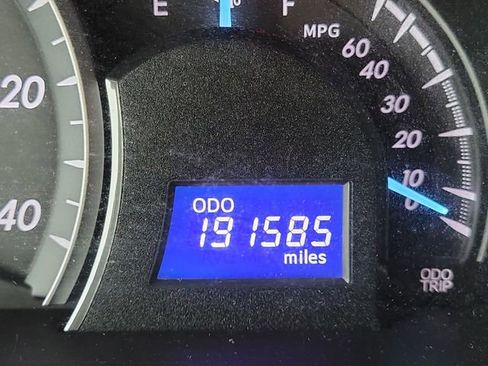 Used 2012 Toyota Camry LE image 24