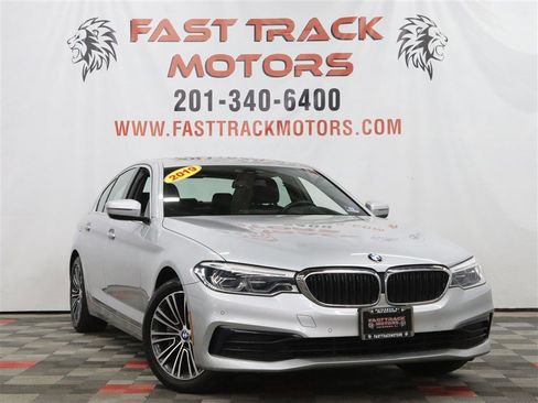 Used 2019 BMW 530i xDrive w/ Convenience Package AWD/4WD image 3