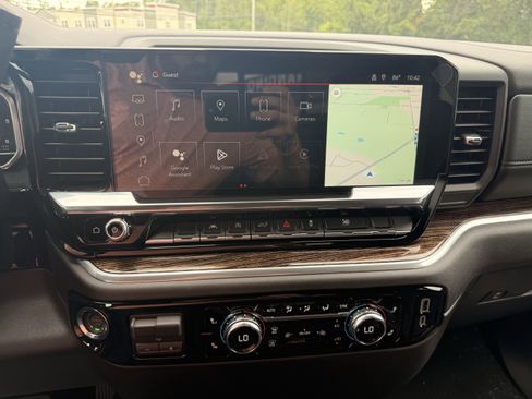 New 2025 GMC Sierra 1500 SLE w/ Preferred Package image 14