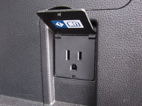 Certified 2024 Toyota Sequoia Platinum image 27