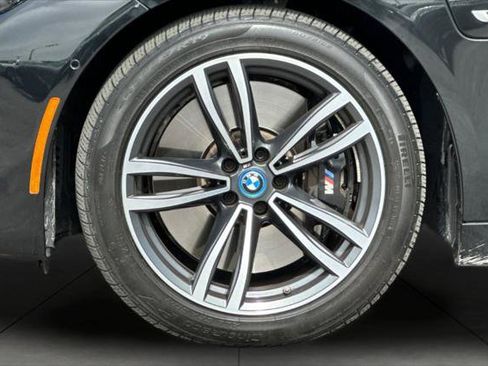 Used 2022 BMW 745e xDrive w/ M Sport Package image 25