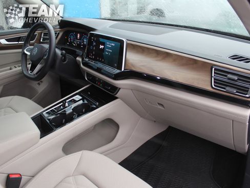 Used 2024 Volkswagen Atlas SE image 27