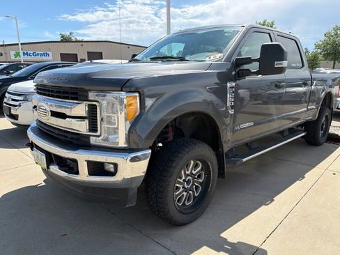 Used 2017 Ford F250 XLT w/ XLT Value Package AWD/4WD image 2