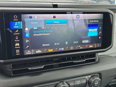 New 2026 Jeep Gladiator Sport image 25