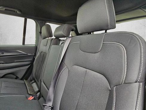 New 2026 Jeep Grand Cherokee Laredo RWD image 18