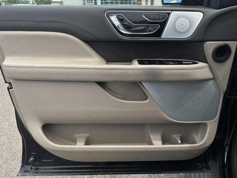 Used 2023 Lincoln Navigator Reserve AWD/4WD image 21