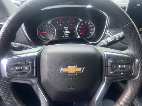 Used 2025 Chevrolet Blazer LT FWD image 27