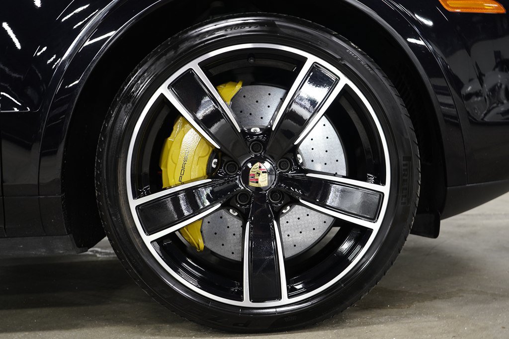 Used 2021 Porsche Cayenne Turbo S AWD/4WD image 40