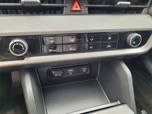 Used 2024 Kia Sportage LX image 18