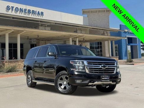Used 2016 Chevrolet Suburban LT image 1
