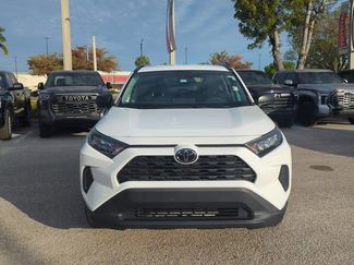 Used 2021 Toyota RAV4 LE video 2