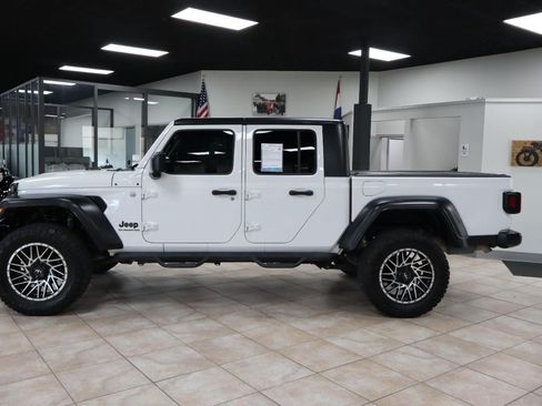Used 2020 Jeep Gladiator Sport w/ Quick Order Package 24S AWD/4WD image 2