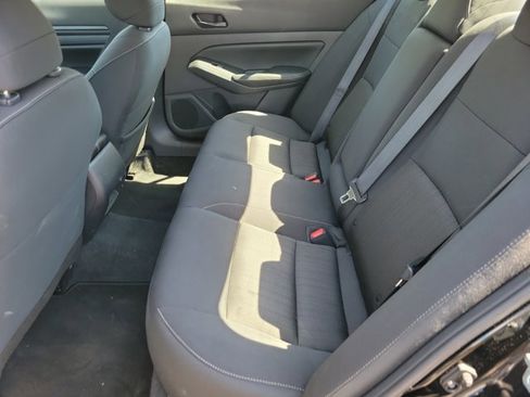 Used 2025 Nissan Altima 2.5 SV image 9