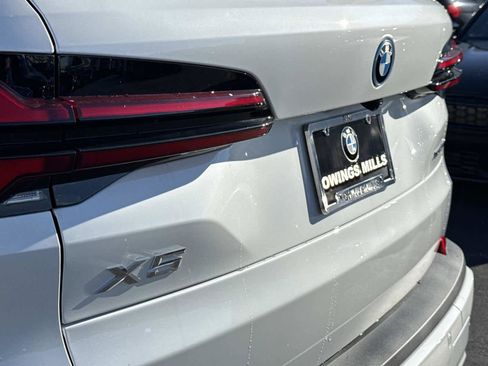 New 2026 BMW X5 xDrive50e w/ Premium Package AWD/4WD image 11