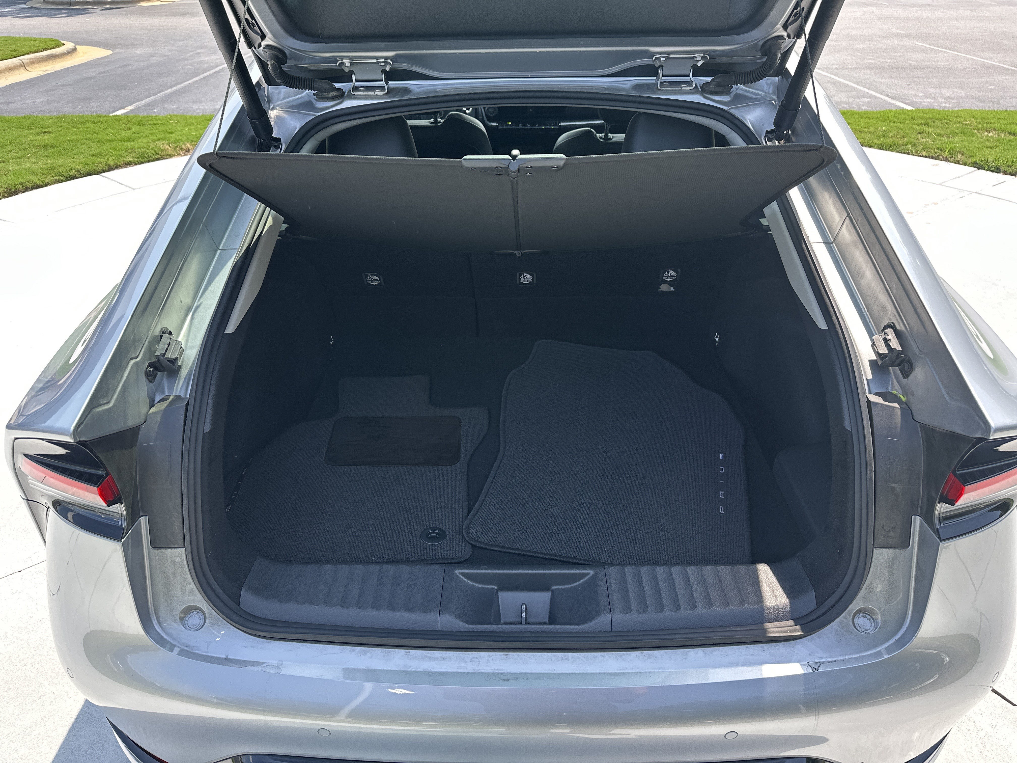 Used 2024 Toyota Prius Limited FWD image 32