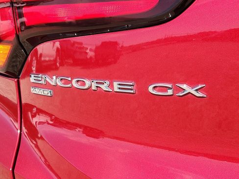 Used 2020 Buick Encore GX Select w/ Sport Touring Package image 8