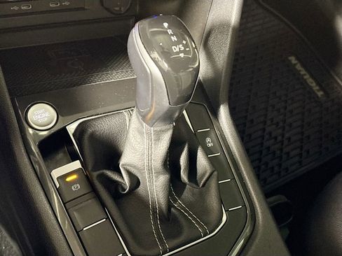 Certified 2022 Volkswagen Tiguan SE image 18