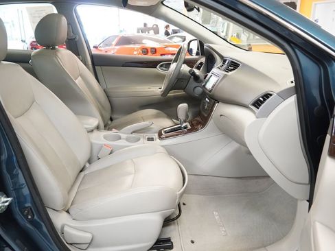 Used 2014 Nissan Sentra SL w/ Premium Package FWD image 32