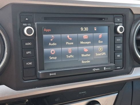 Used 2018 Toyota Tacoma SR5 AWD/4WD image 23