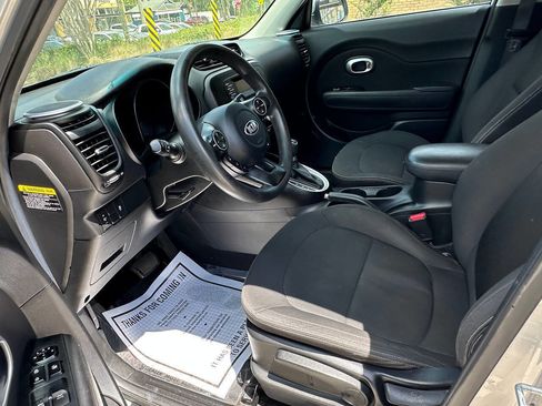 Used 2014 Kia Soul FWD image 10