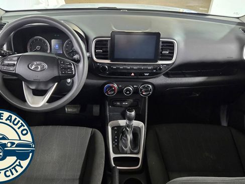 Used 2022 Hyundai Venue SE FWD image 25