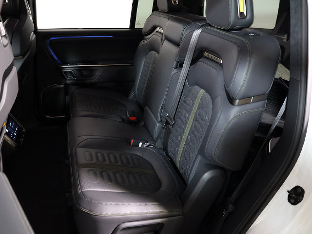 Used 2024 Rivian R1S Adventure Dual AWD/4WD image 13