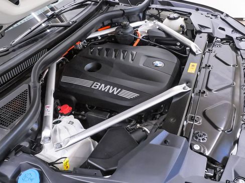 Used 2025 BMW X5 xDrive50e AWD/4WD image 34